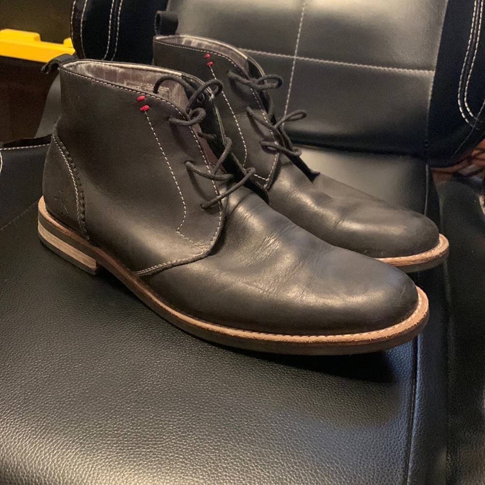 Mens 9.5 Penguin chukka boot